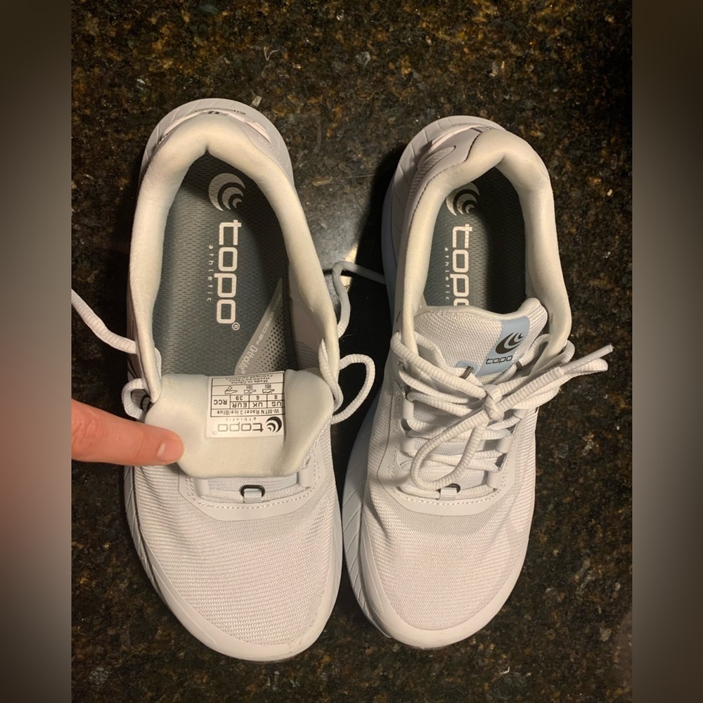 Topo Athletic W-MTN Racer 3